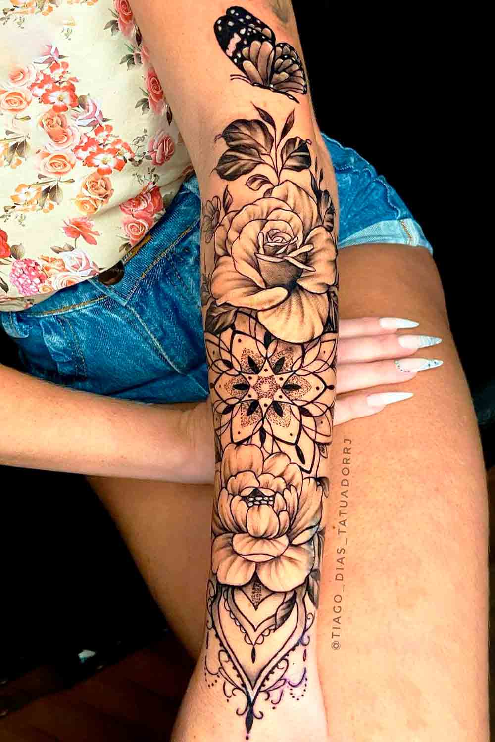 tatuagem-de-rosa-e-borboleta-no-antebraco-1 