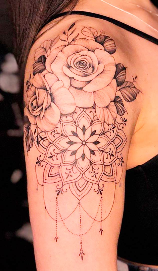 tatuagem-florida-na-parte-superior-do-braco-feminino-2020 
