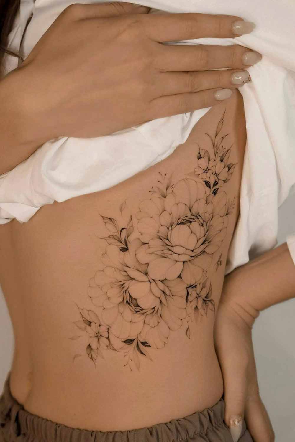 90 Fotos de tatuagens femininas na costela para se inspirar - Fotos e  Tatuagens