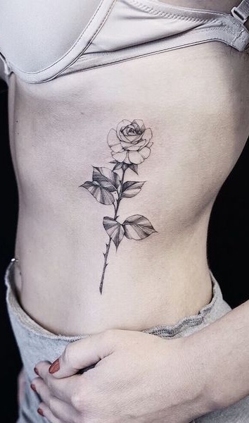 Fotos-de-tatuagens-femininas-na-costela-2 