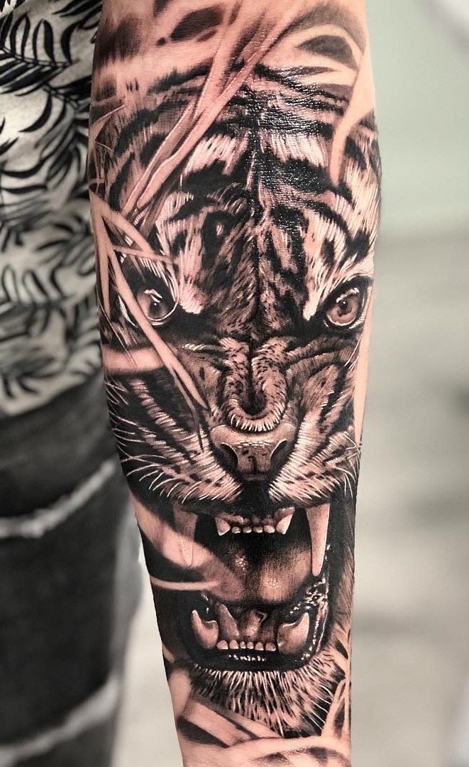 tatuagem-de-tigre-no-antebraço 