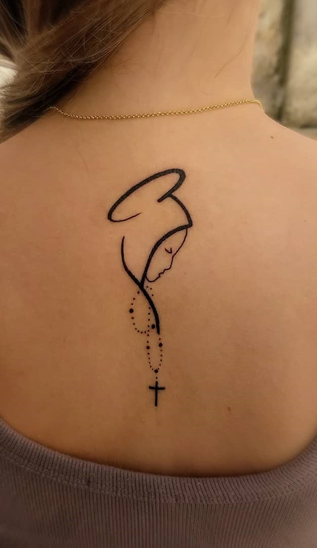 Tatuagens-femininas-nas-costas-15 