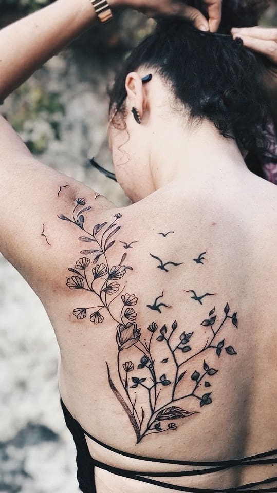 Tatuagens-femininas-nas-costas-16 