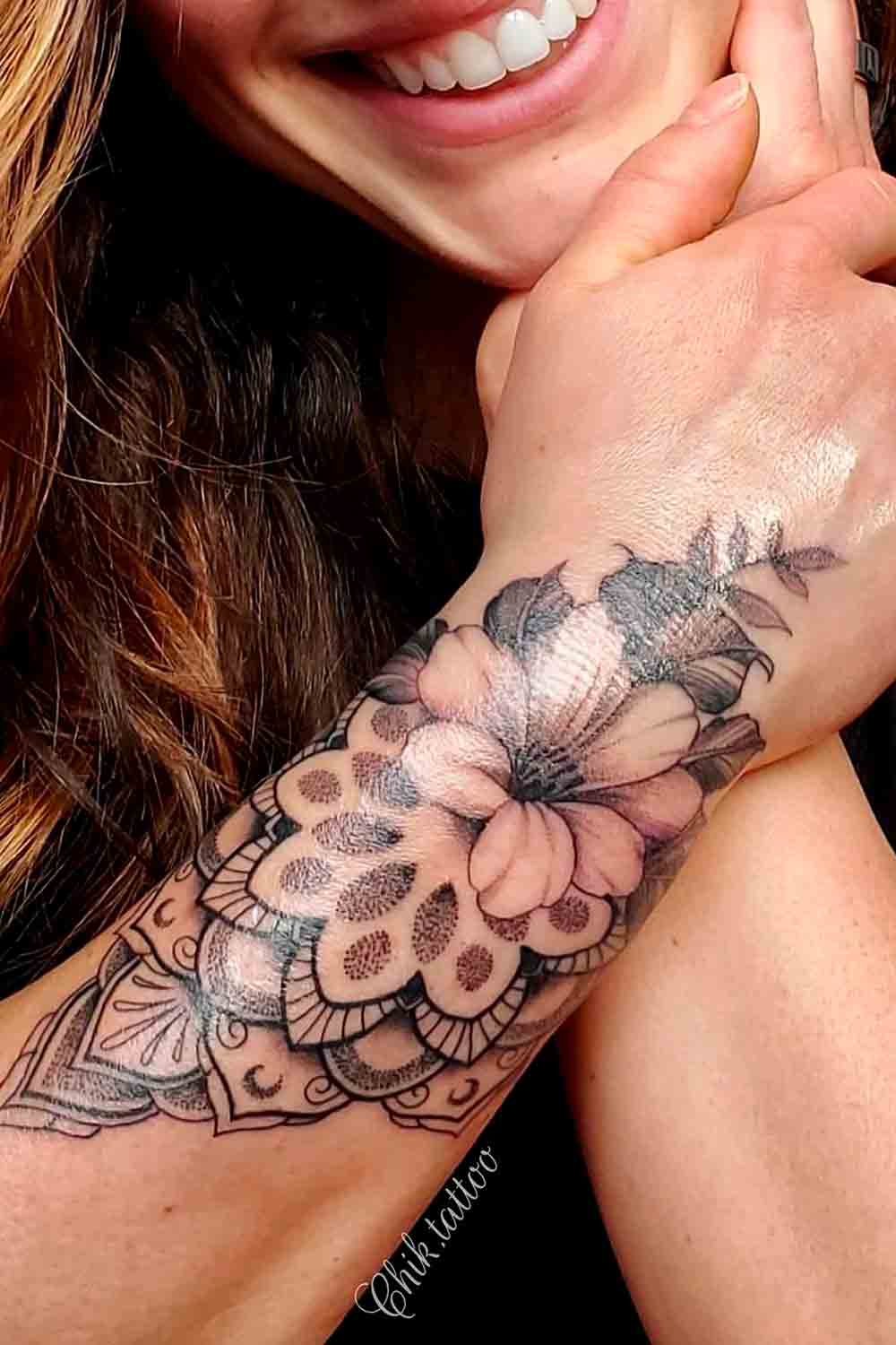 tatuagem-de-geometrica-no-pulso 