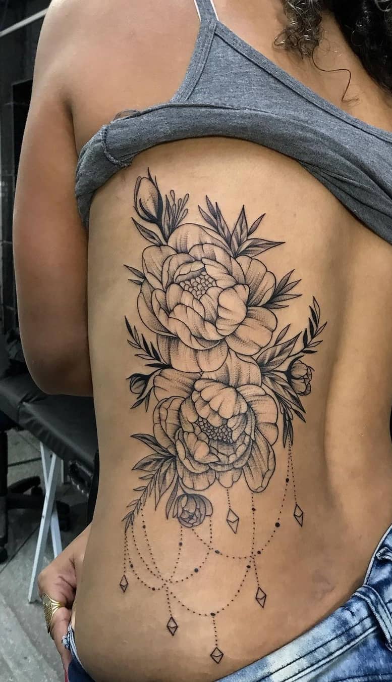 tatuagem-feminina-nas-costas-2020-4 